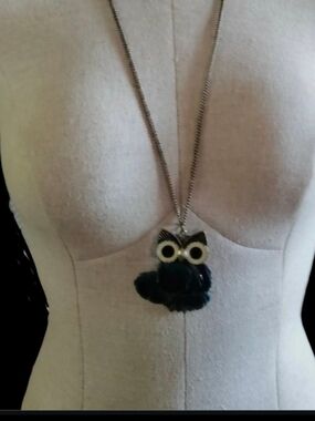 Vintage Boho Owl Pendant Necklace with Real Peacock Feathers